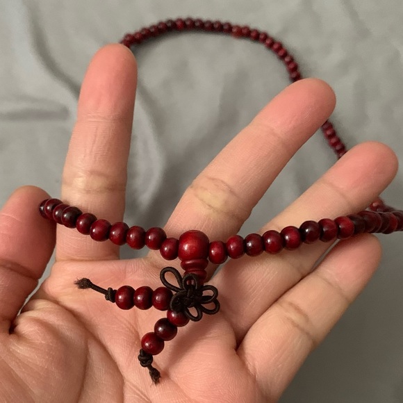 🔴 NWOT RED WOODEN BEADED NECKLACE JEWELRY - Picture 7 of 7